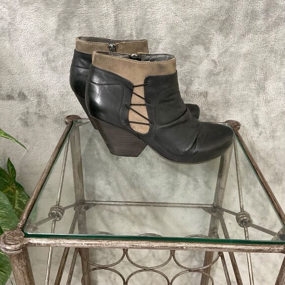 OTBT  Leather Ankle Bootie women’s size 7.5 smooth & suede leather two tone - Picture 2 of 10